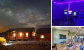 --30 mins to Zion--Two Cabins w/ Game Room--Bryce/Lake Powell/Grand Canyon